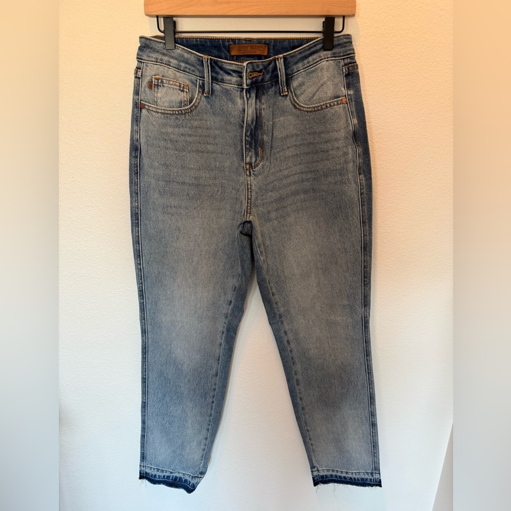 Judy Blue Light Wash Straight Jeans